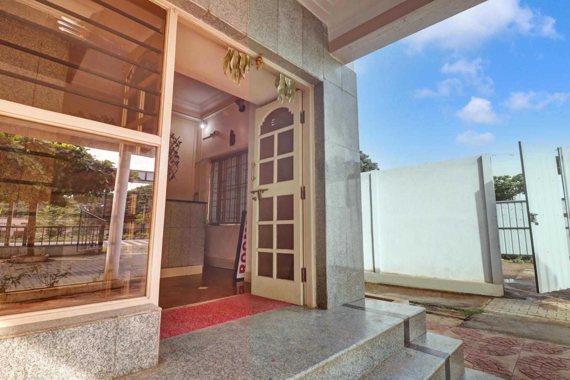 Spot On Ganga Yatri Nivas Hotel Gundlupet Ngoại thất bức ảnh