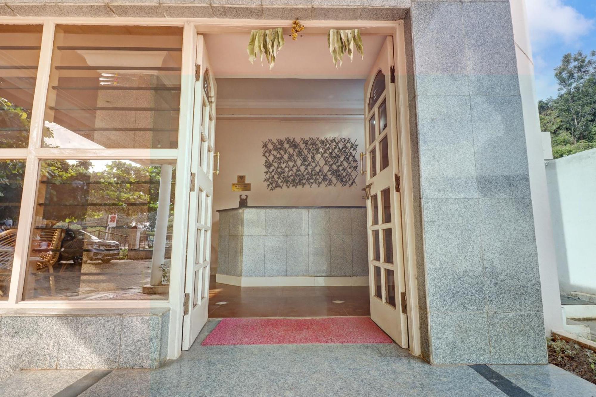 Spot On Ganga Yatri Nivas Hotel Gundlupet Ngoại thất bức ảnh