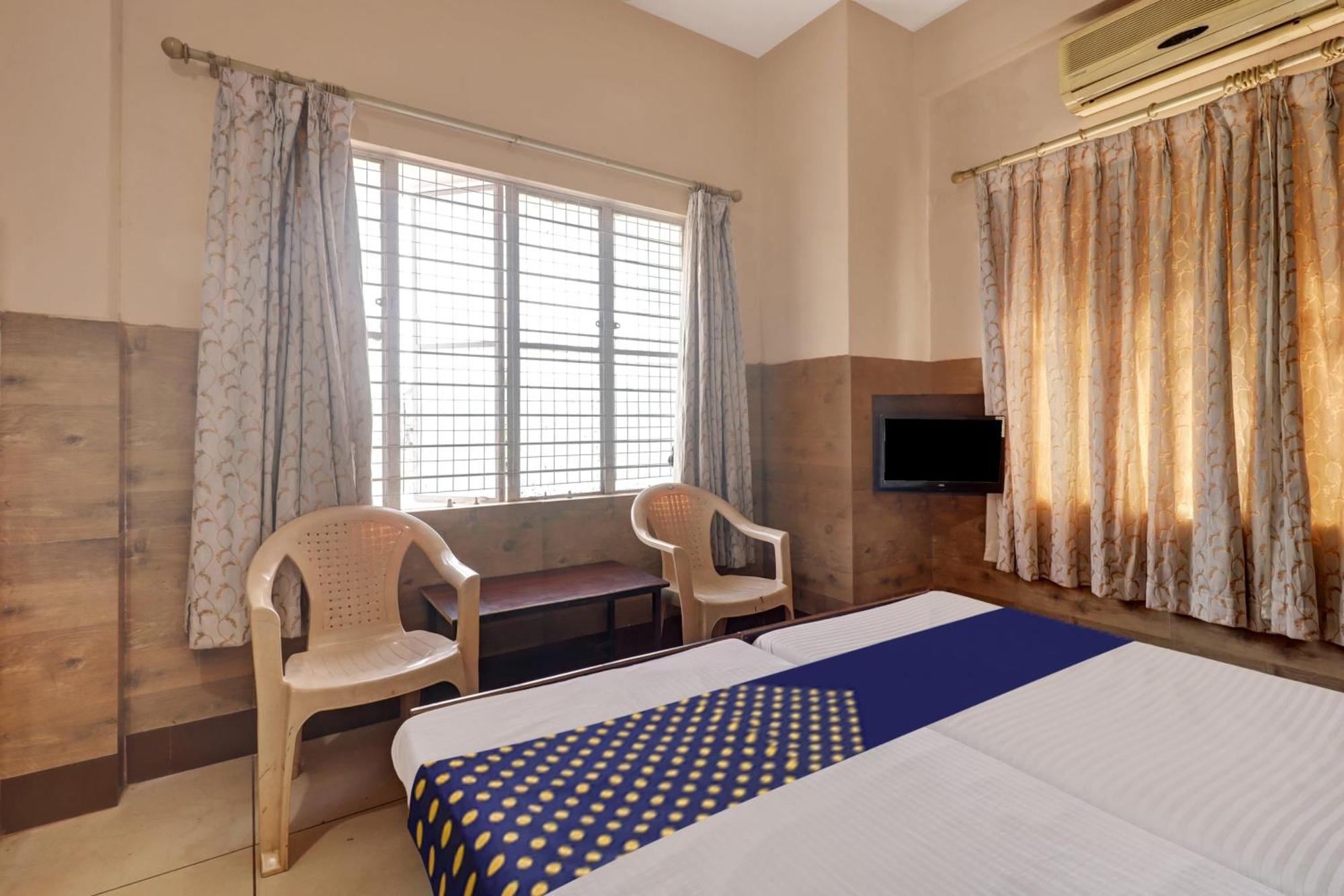Spot On Ganga Yatri Nivas Hotel Gundlupet Ngoại thất bức ảnh