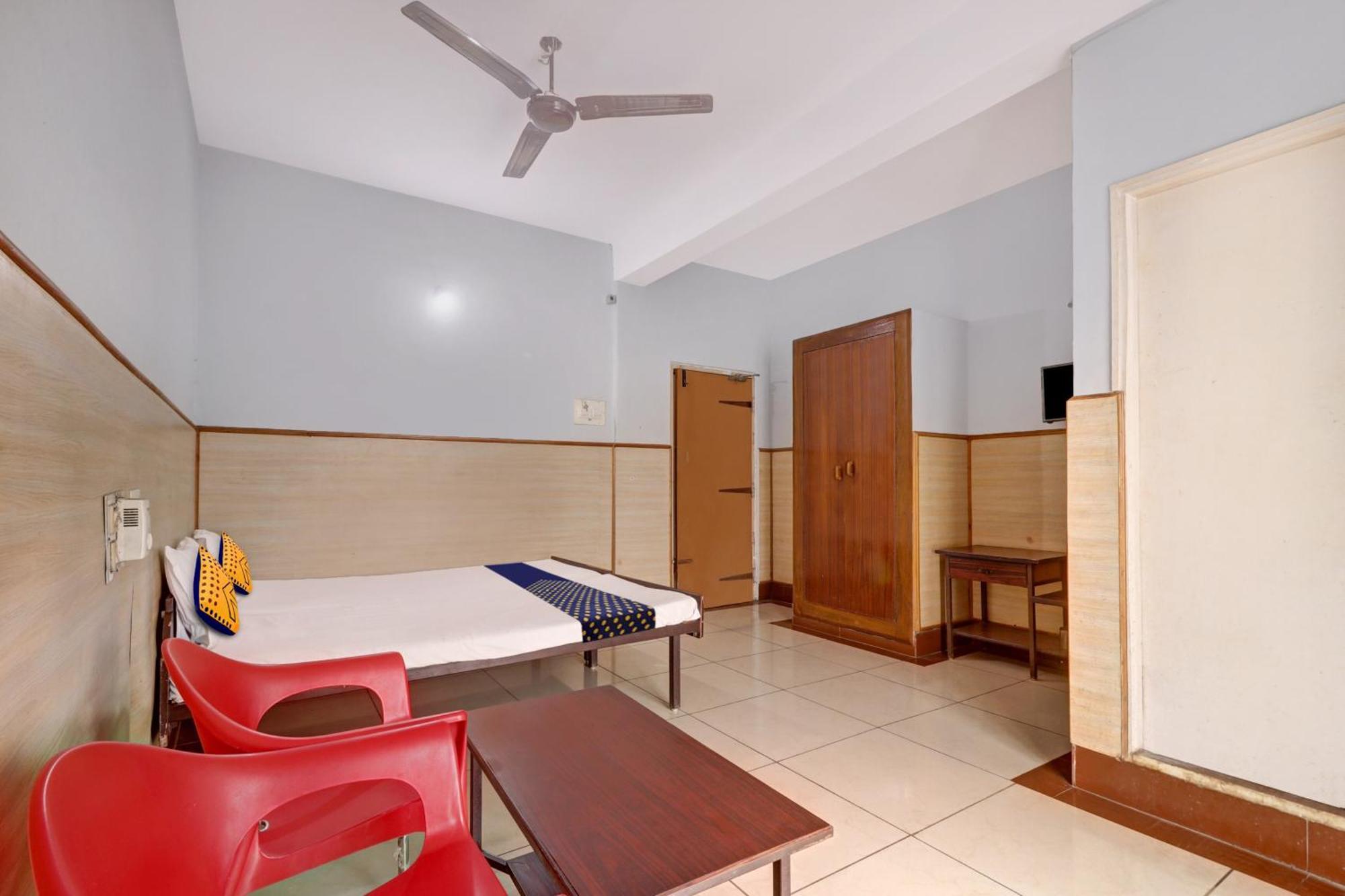 Spot On Ganga Yatri Nivas Hotel Gundlupet Ngoại thất bức ảnh